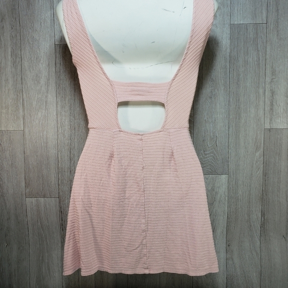 Silence + Noise Pink Bodycon Dress - Picture 5 of 6
